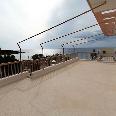 Seaside Renovated Top Floor Apartment Saronida Экстерьер фото