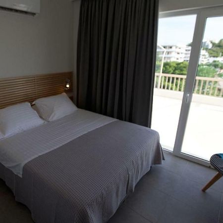 Seaside Renovated Top Floor Apartment Saronida Экстерьер фото