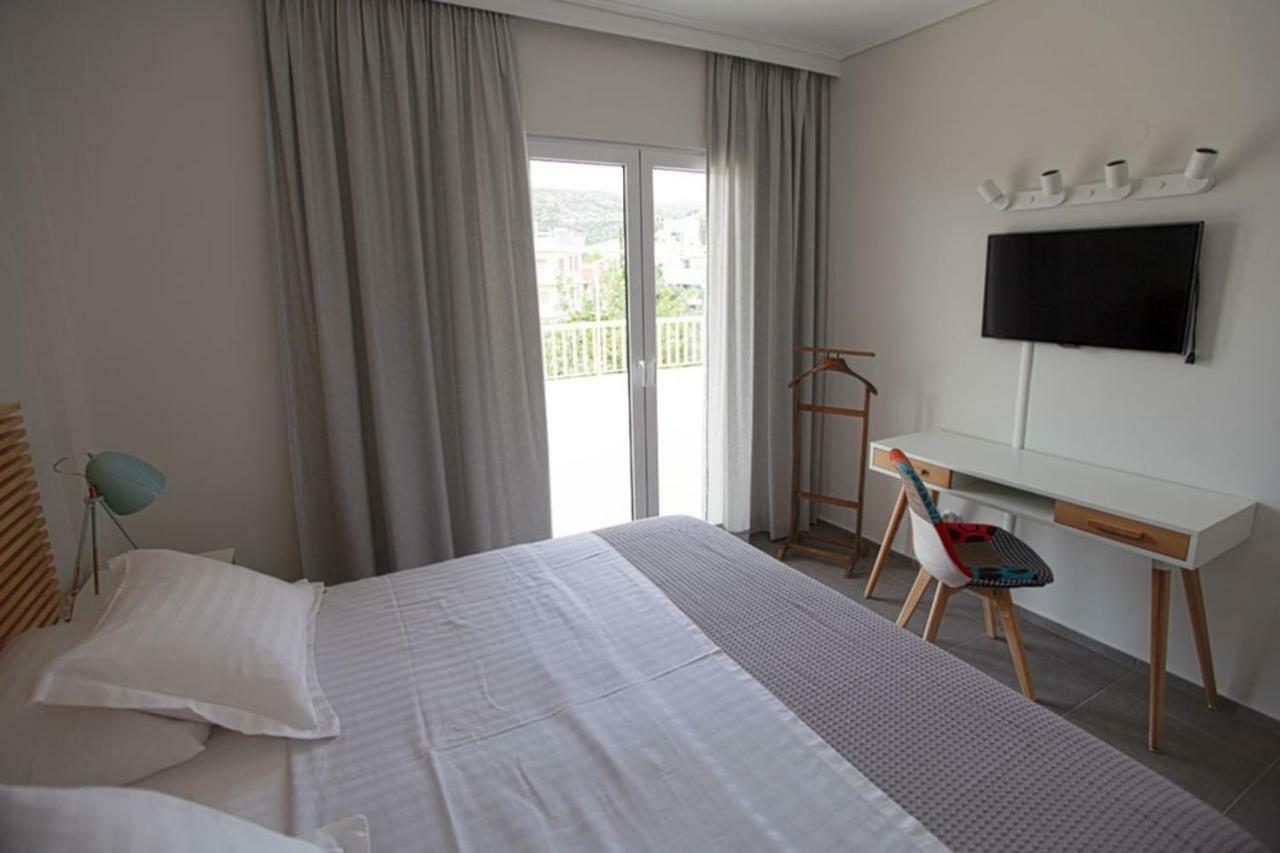 Seaside Renovated Top Floor Apartment Saronida Экстерьер фото