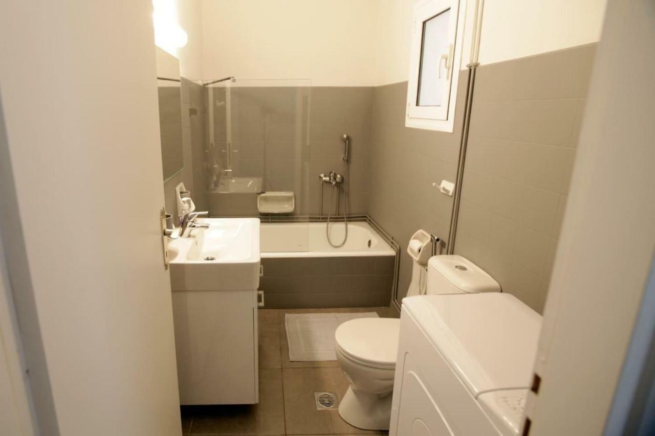Seaside Renovated Top Floor Apartment Saronida Экстерьер фото