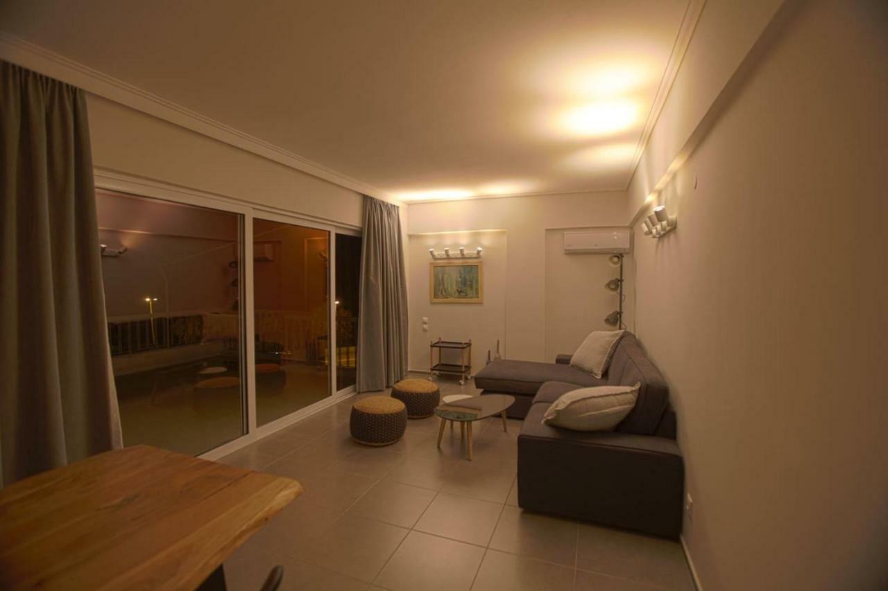 Seaside Renovated Top Floor Apartment Saronida Экстерьер фото