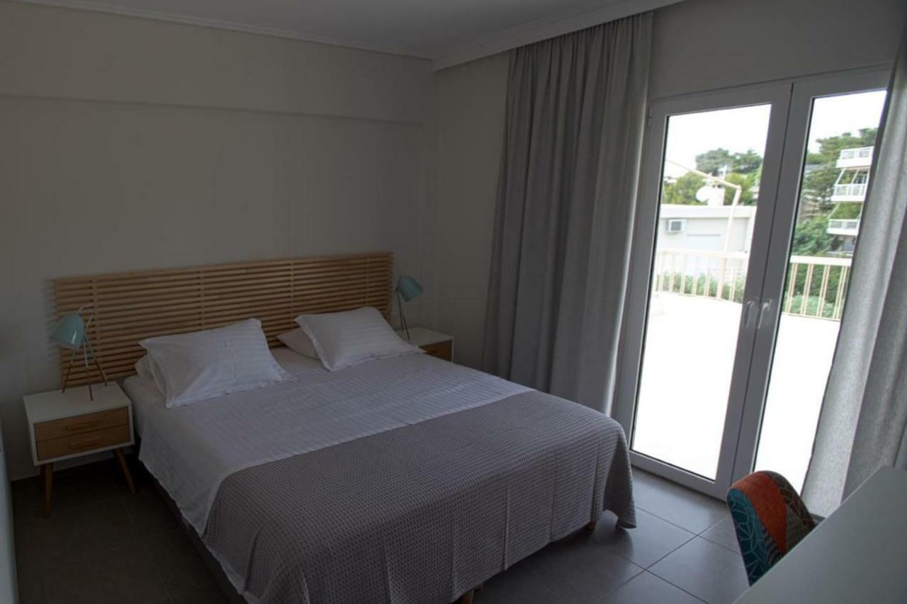 Seaside Renovated Top Floor Apartment Saronida Экстерьер фото